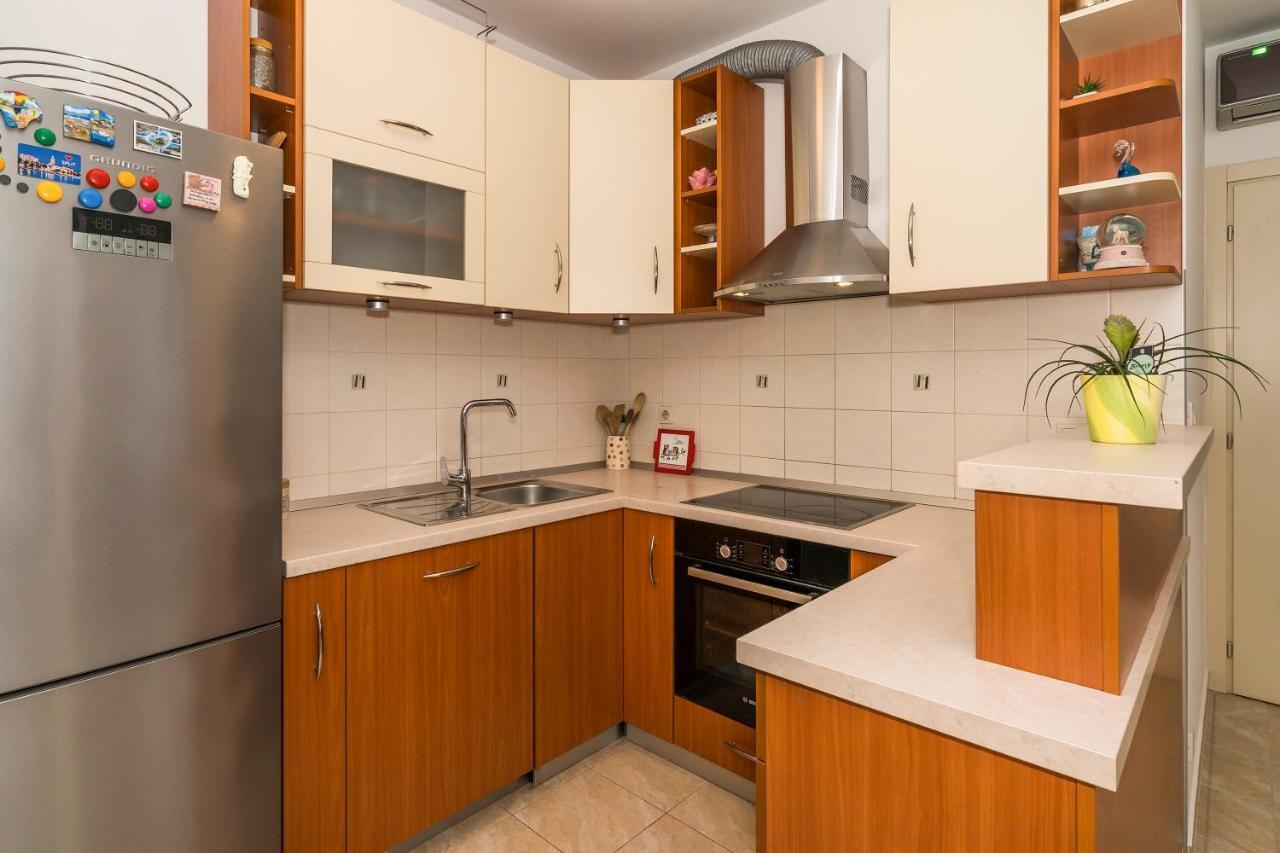 Luxury 1 Bedroom App Center&Balcony Free Parking Split Exterior photo