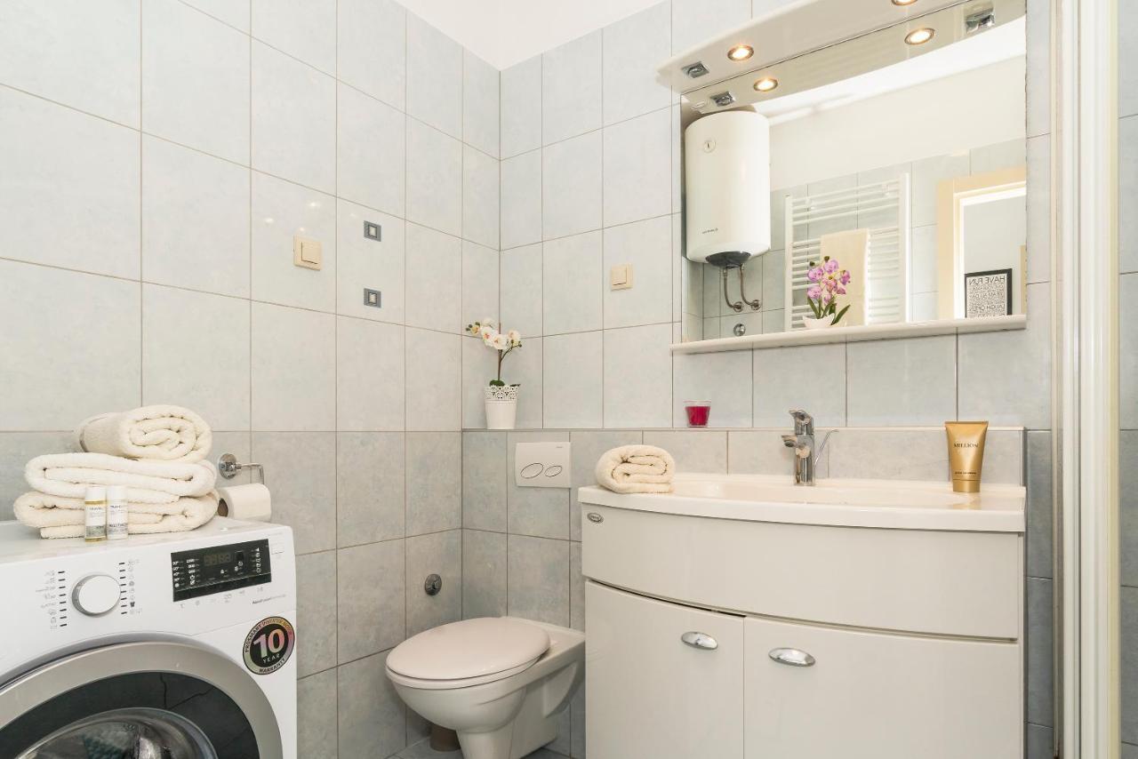 Luxury 1 Bedroom App Center&Balcony Free Parking Split Exterior photo