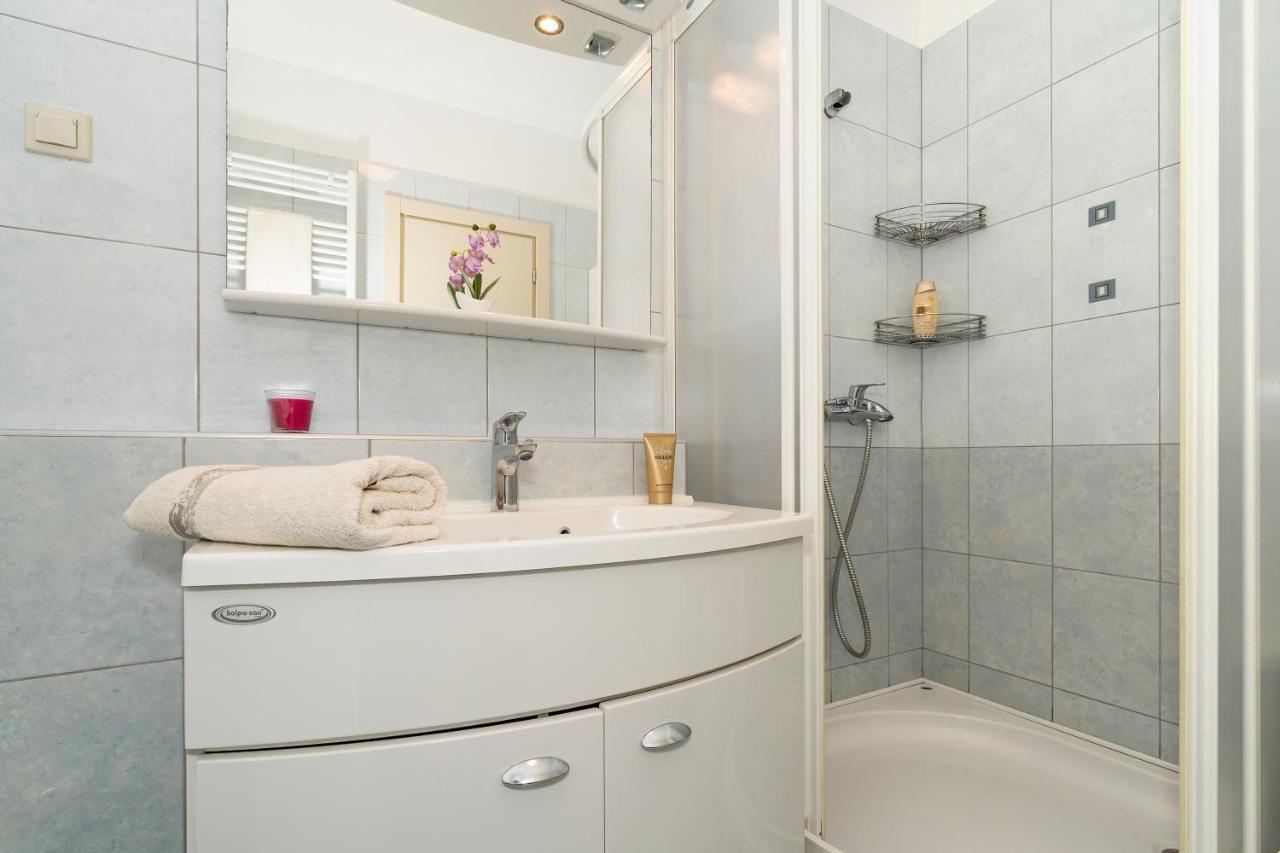 Luxury 1 Bedroom App Center&Balcony Free Parking Split Exterior photo